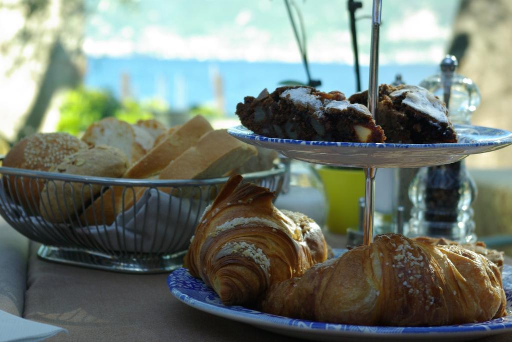 Hotel Locanda Fassa Brenzone sul Garda Esterno foto